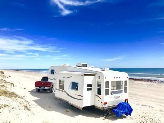 66b3dc0743fdc_5th wheel on the beach